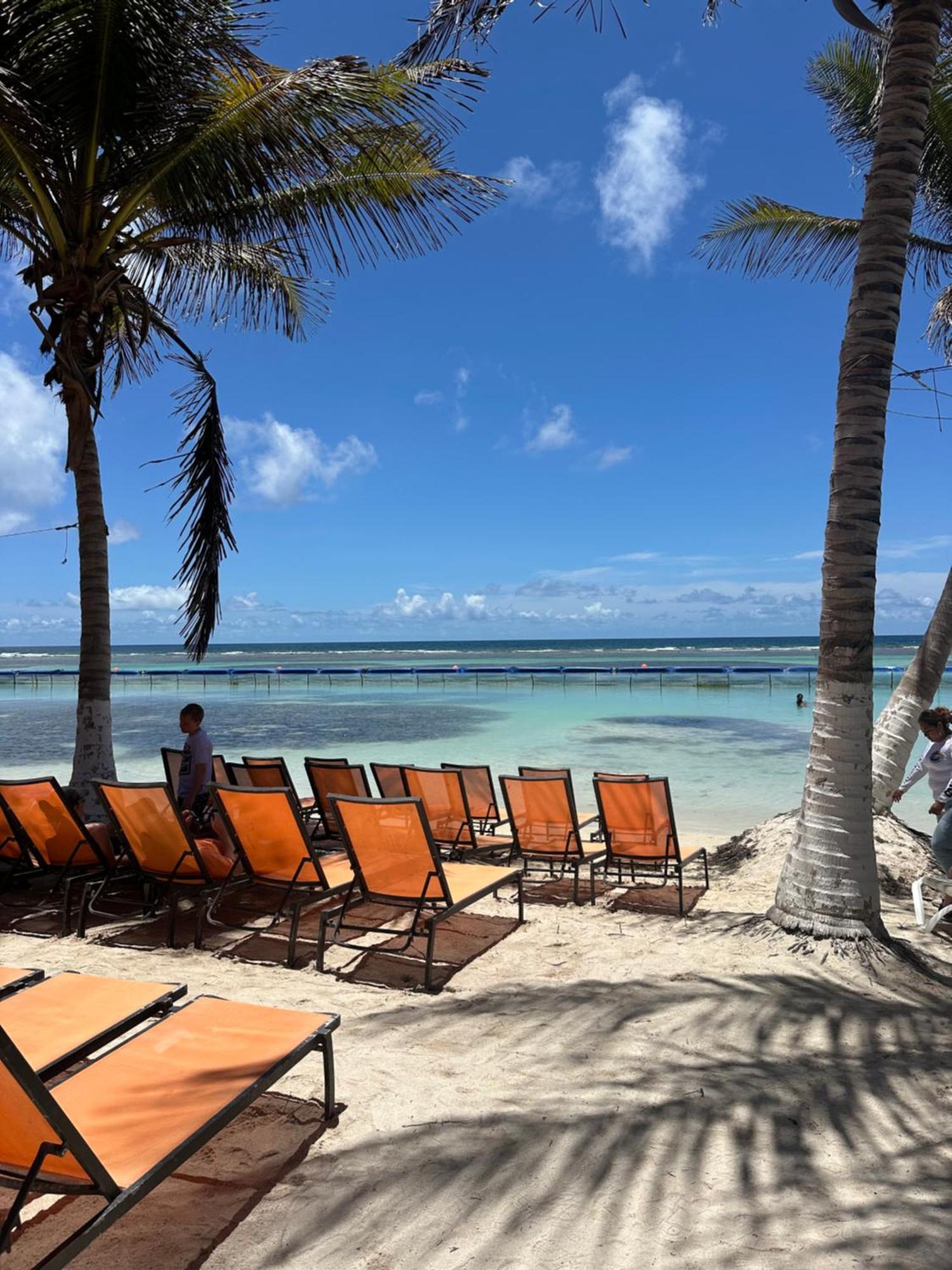 Oneiro Suites With Sea View Махахуал Екстериор снимка