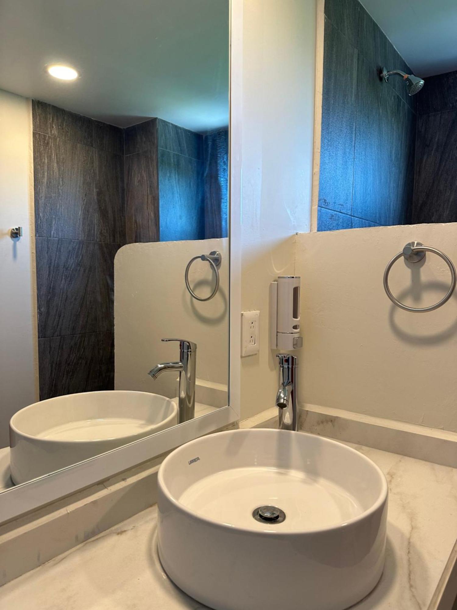 Oneiro Suites With Sea View Махахуал Екстериор снимка