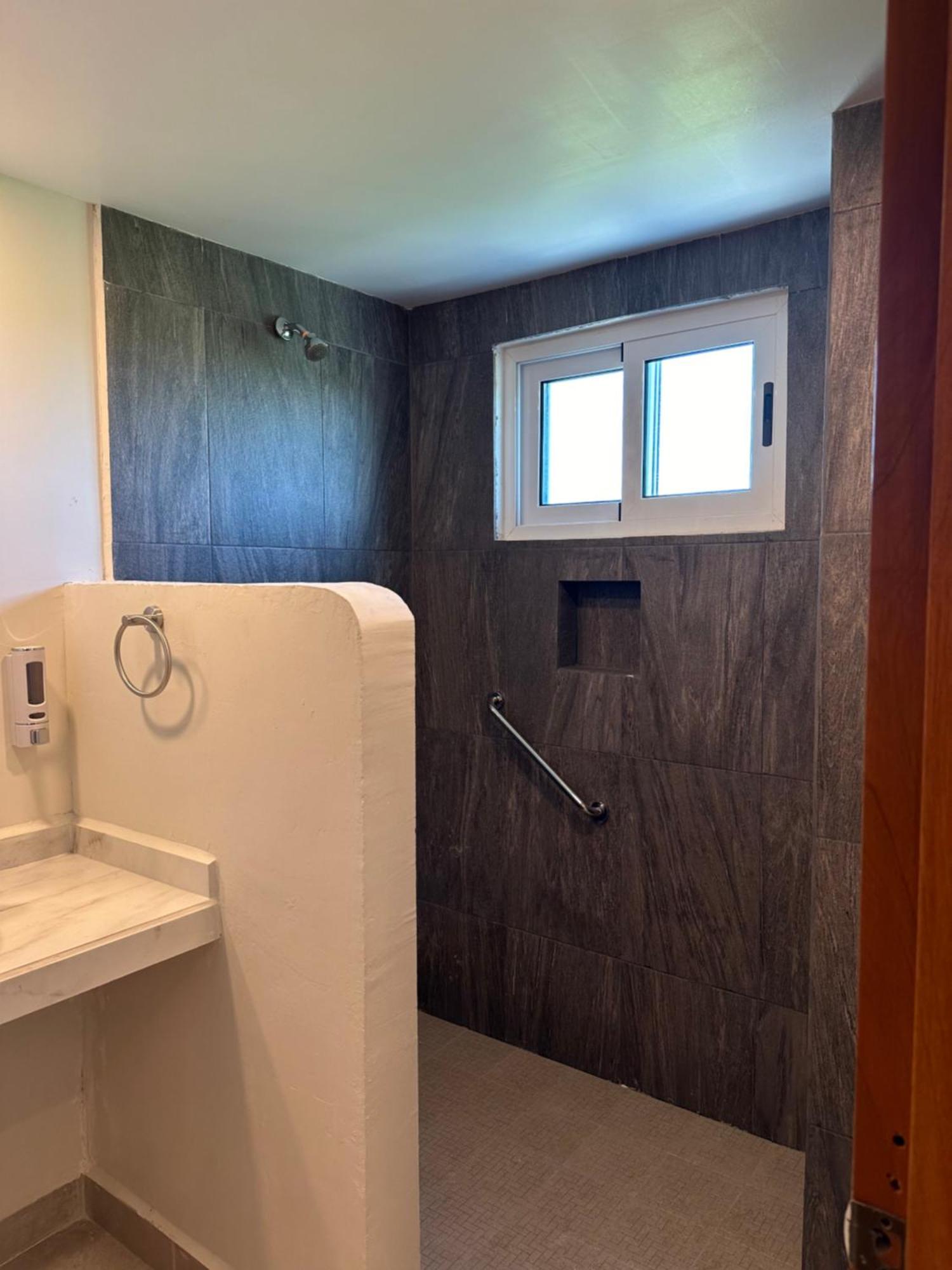Oneiro Suites With Sea View Махахуал Екстериор снимка