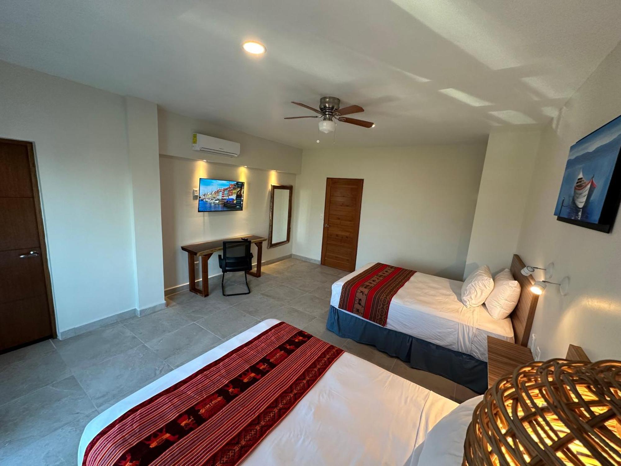 Oneiro Suites With Sea View Махахуал Екстериор снимка