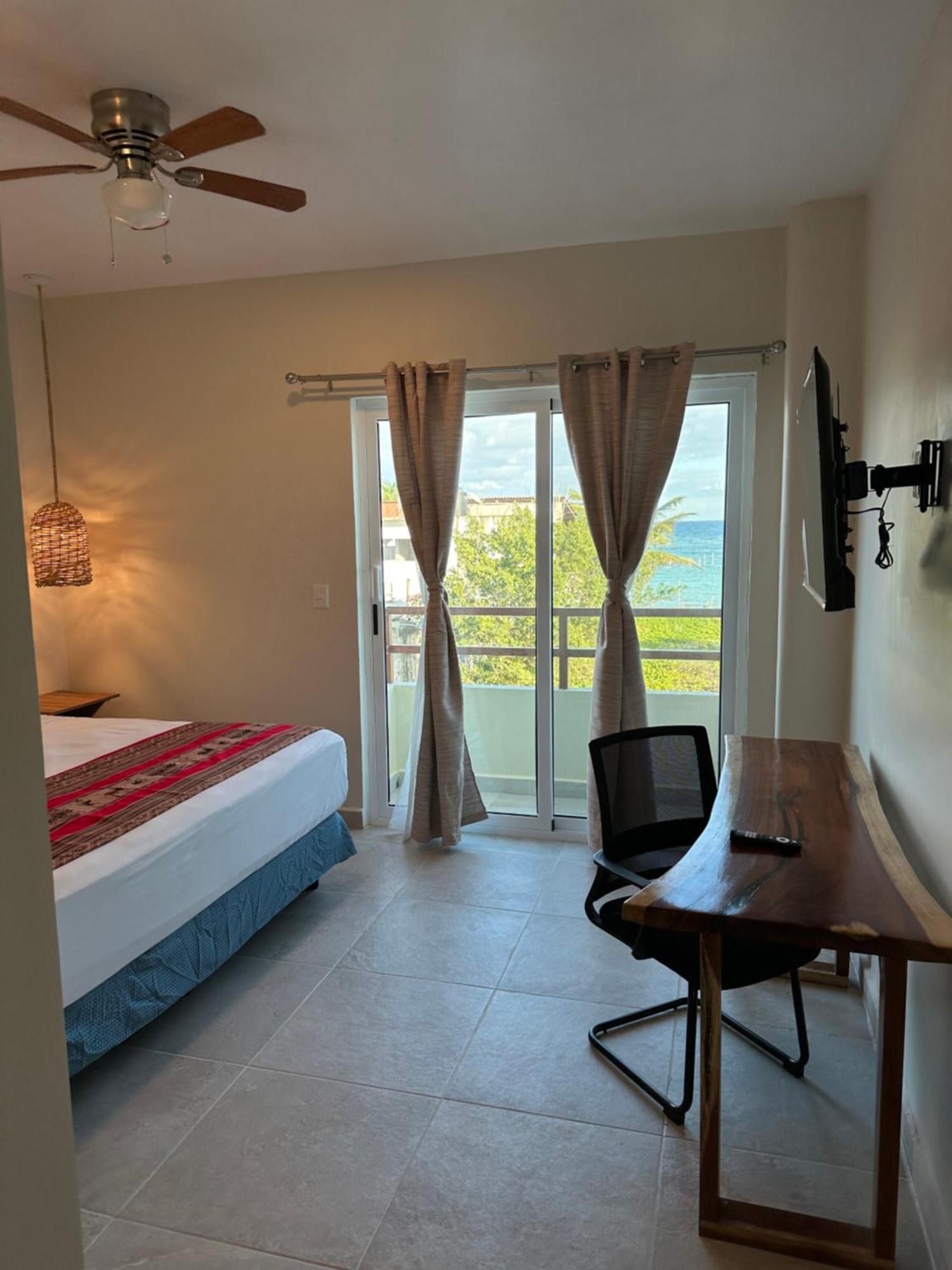 Oneiro Suites With Sea View Махахуал Екстериор снимка