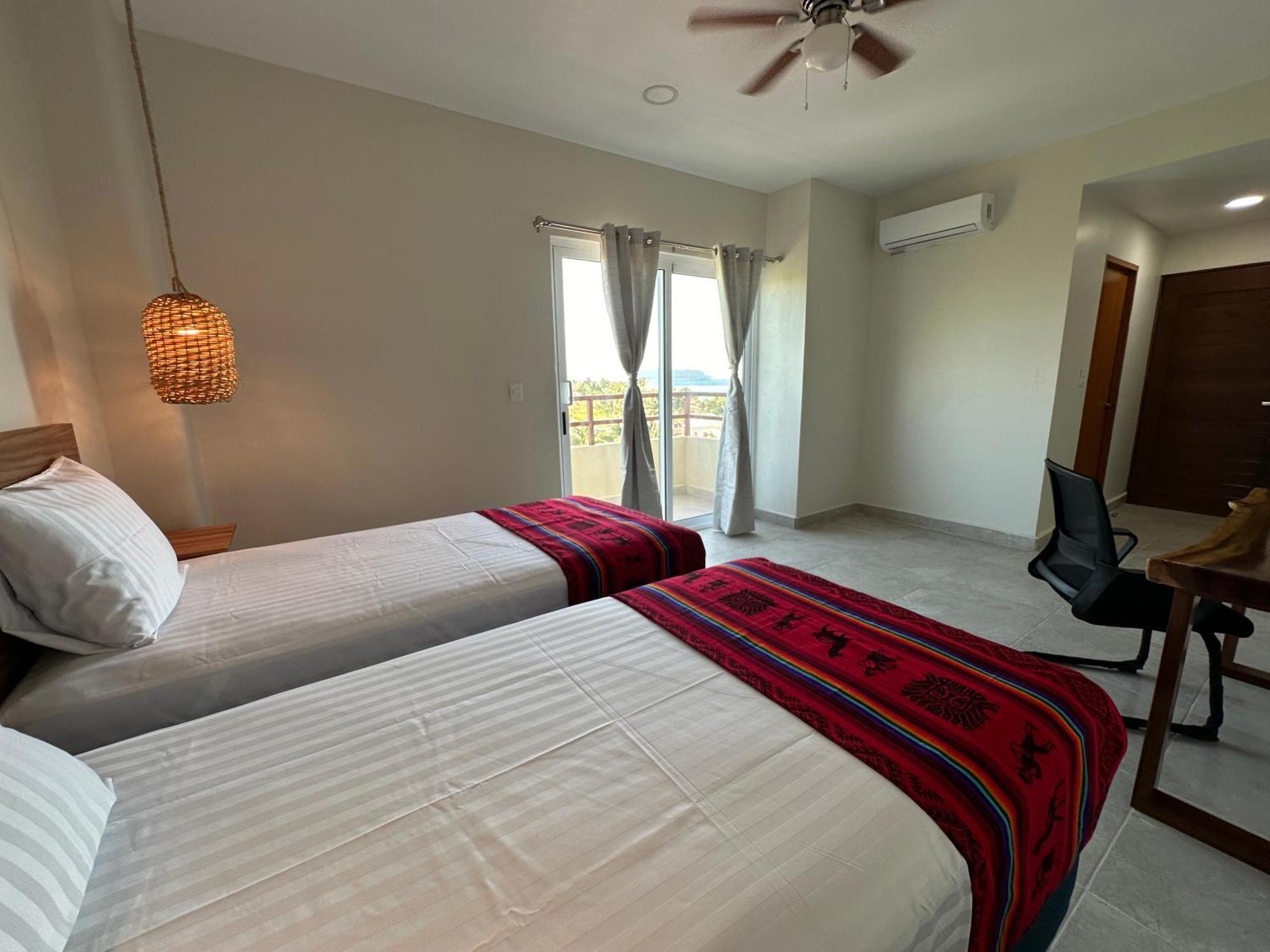 Oneiro Suites With Sea View Махахуал Екстериор снимка