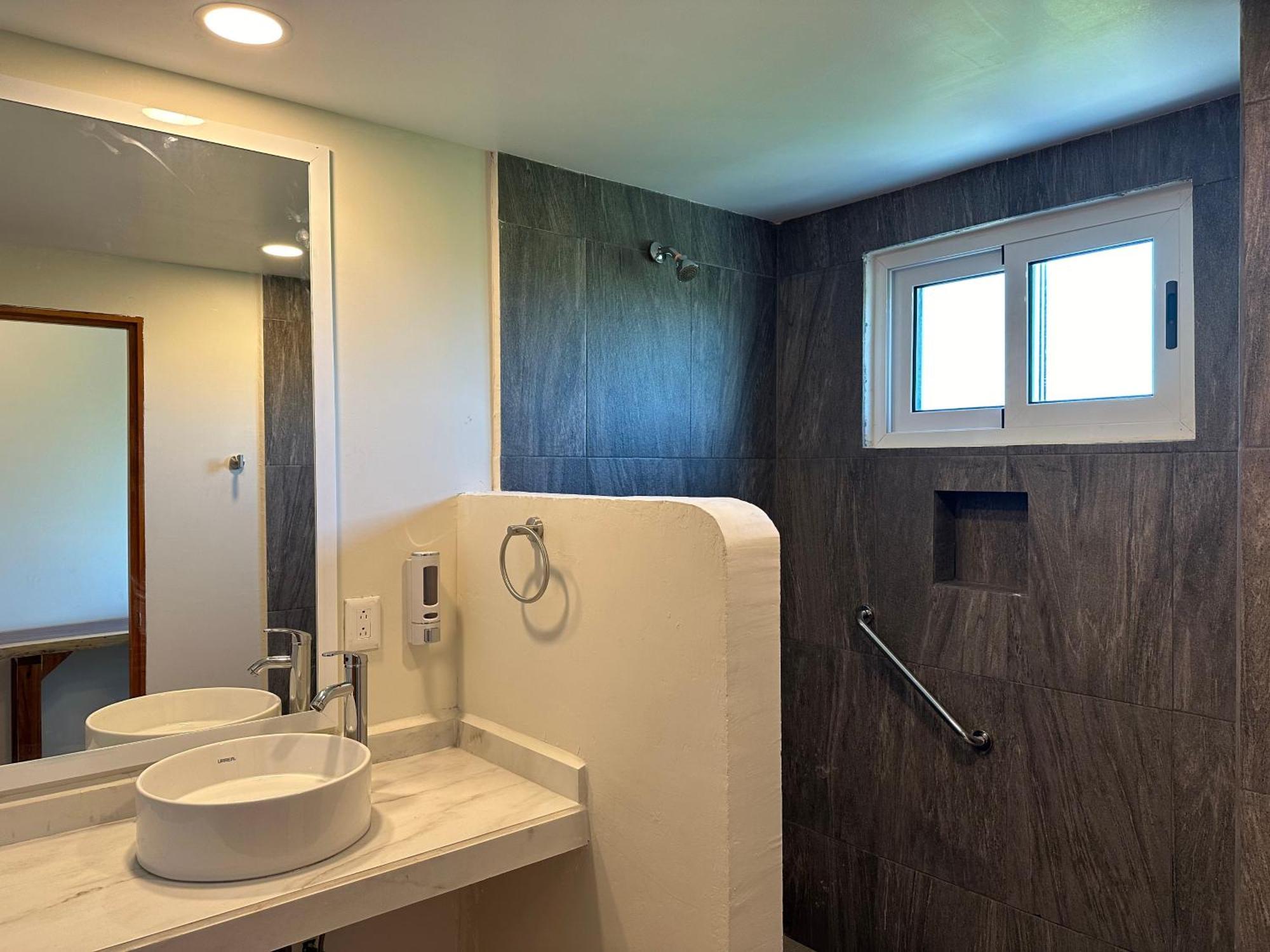 Oneiro Suites With Sea View Махахуал Екстериор снимка