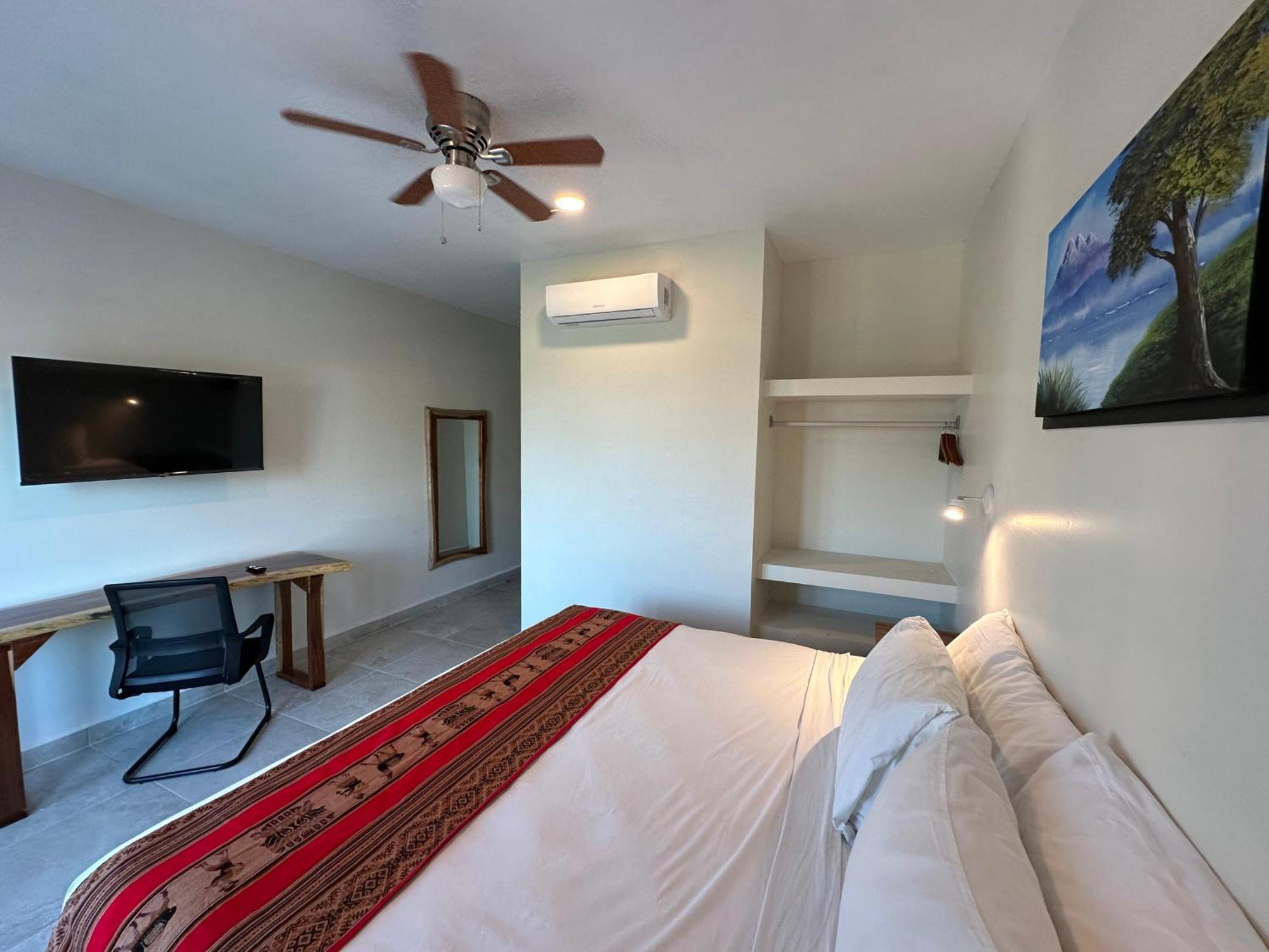 Oneiro Suites With Sea View Махахуал Екстериор снимка