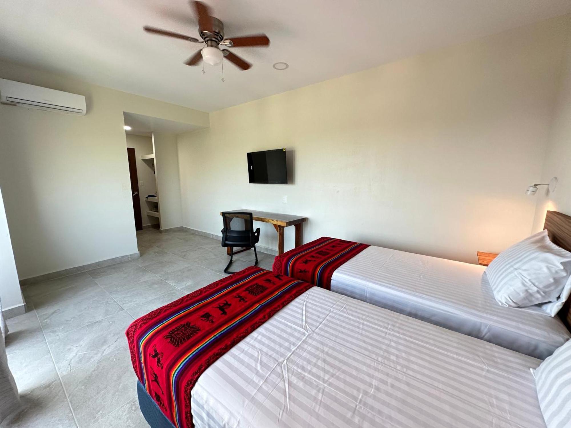 Oneiro Suites With Sea View Махахуал Екстериор снимка
