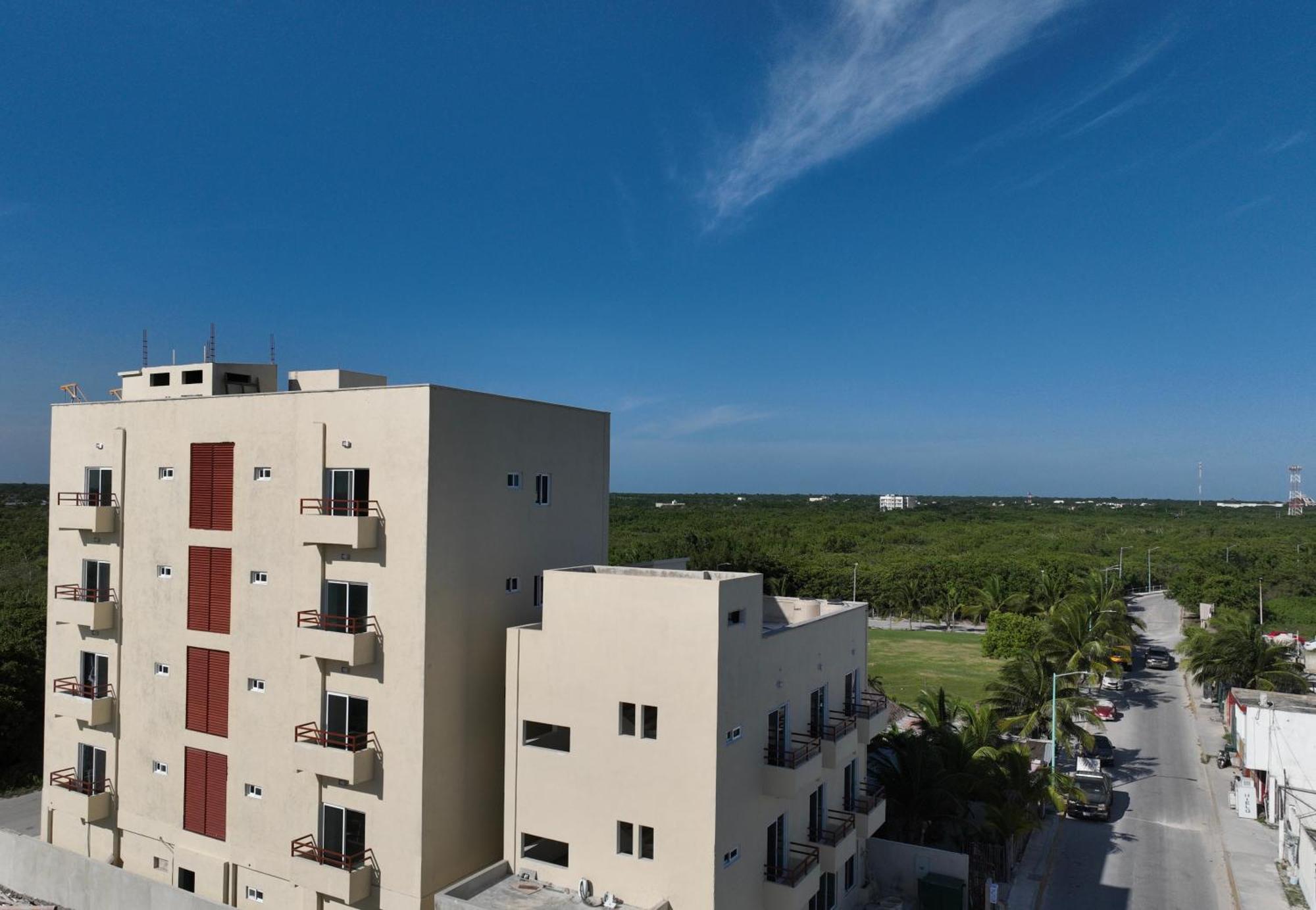 Oneiro Suites With Sea View Махахуал Екстериор снимка