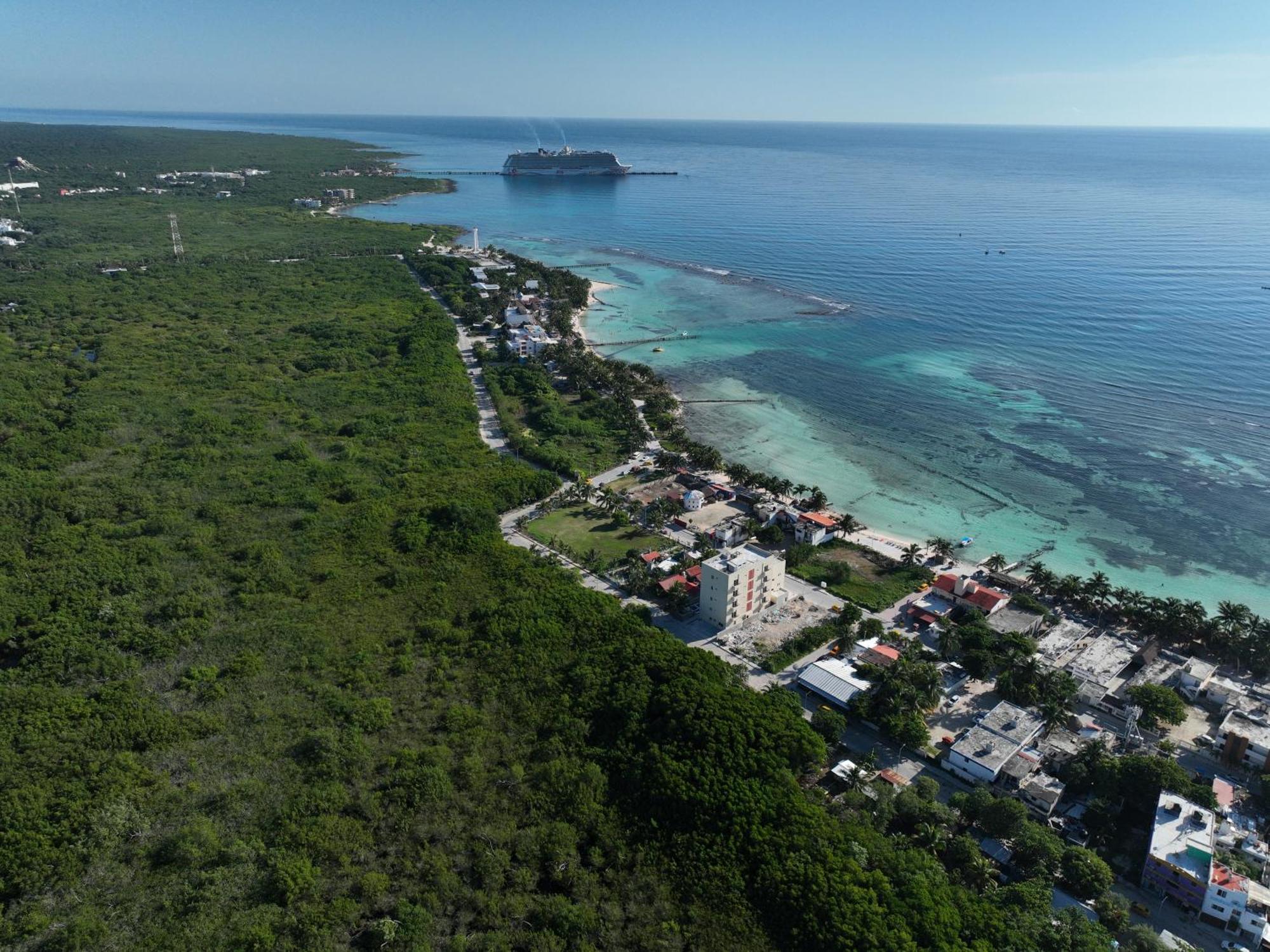 Oneiro Suites With Sea View Махахуал Екстериор снимка
