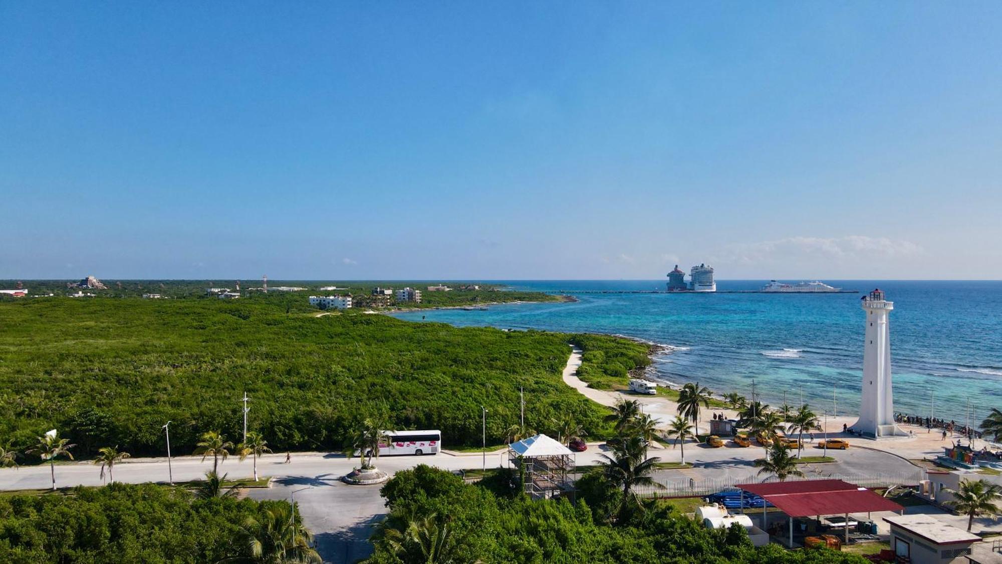 Oneiro Suites With Sea View Махахуал Екстериор снимка