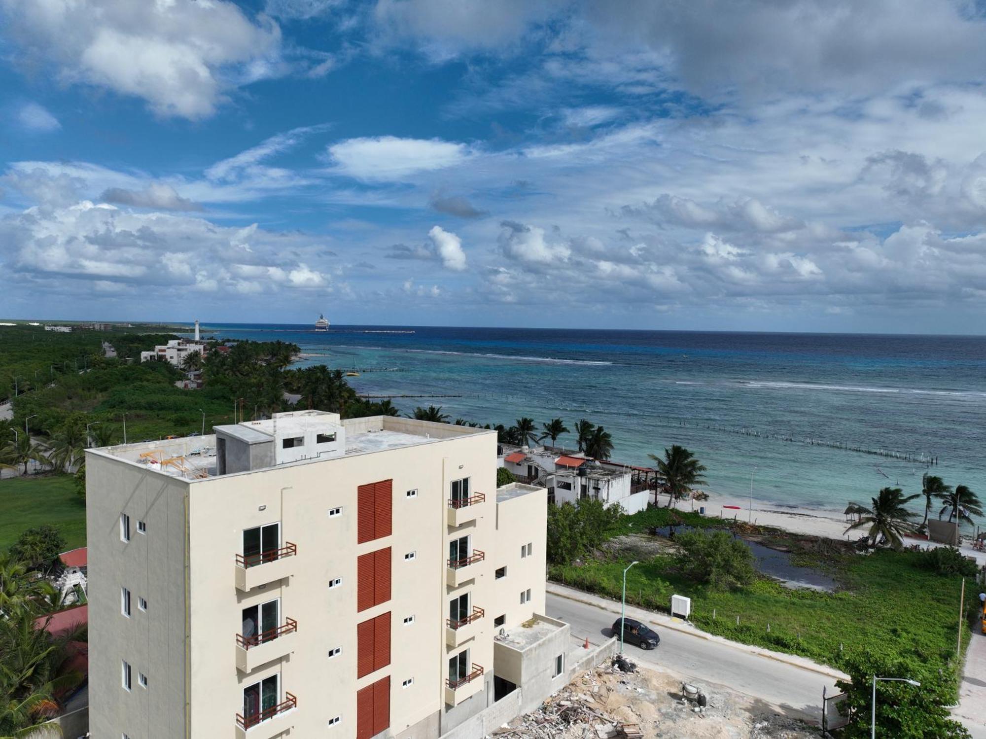 Oneiro Suites With Sea View Махахуал Екстериор снимка